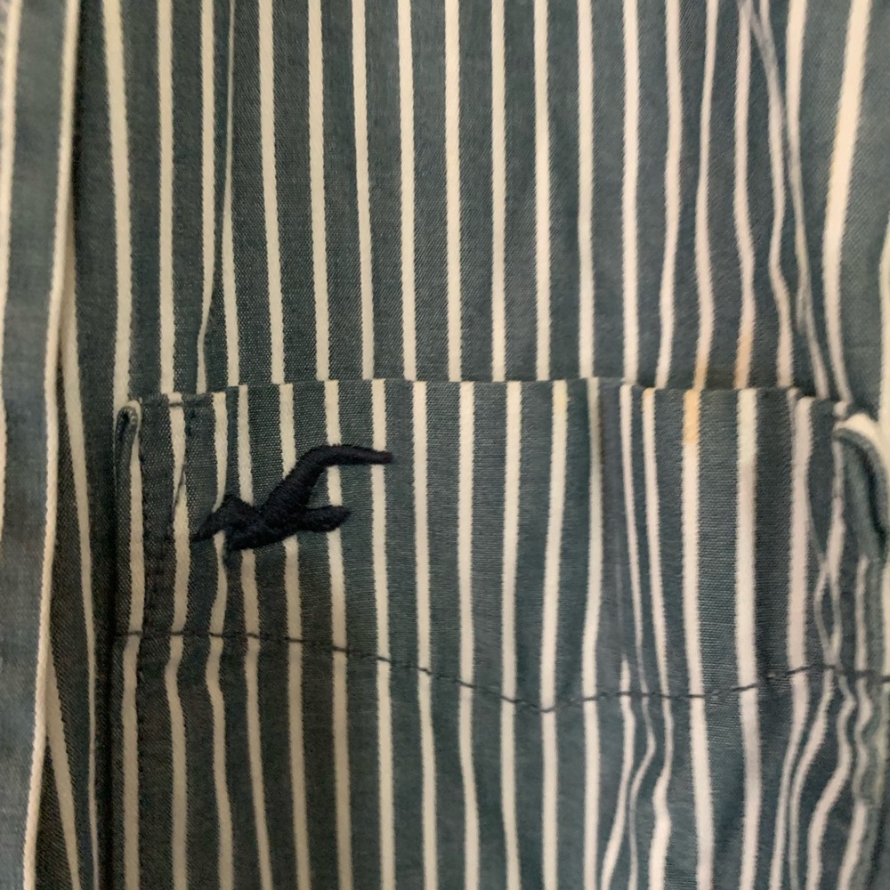 Hollister M stripped shirt